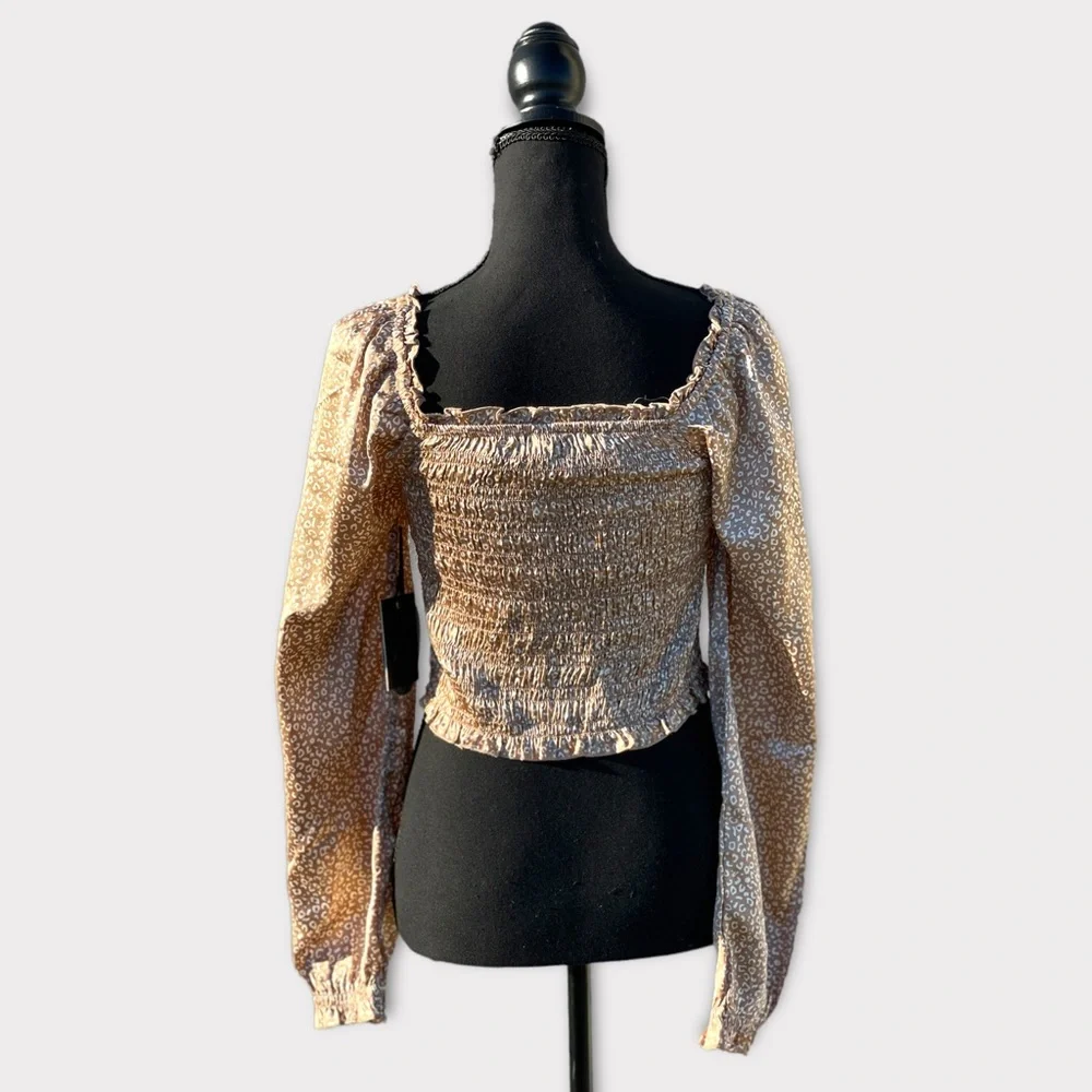 Women’s Top With Puff-Sleeves | Size M